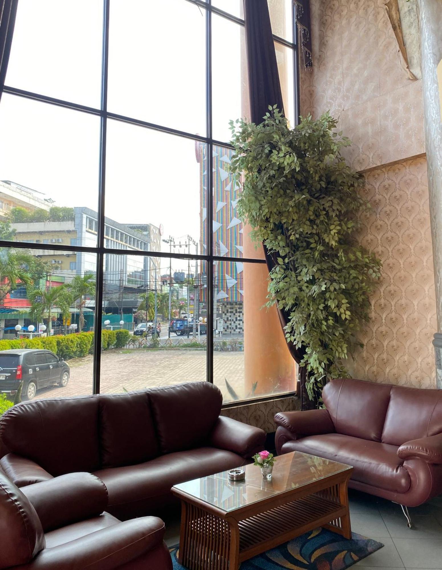Mas Graha Hotel Pekanbaru Exterior foto